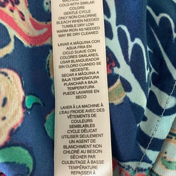 Gorgeous top size 0 Chico’s bell sleeves size 4 Small - Picture 7 of 12